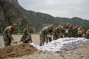 曼晚：16岁边锋曼塔托参加一线队训练 曼联希望明年与其签职业合同